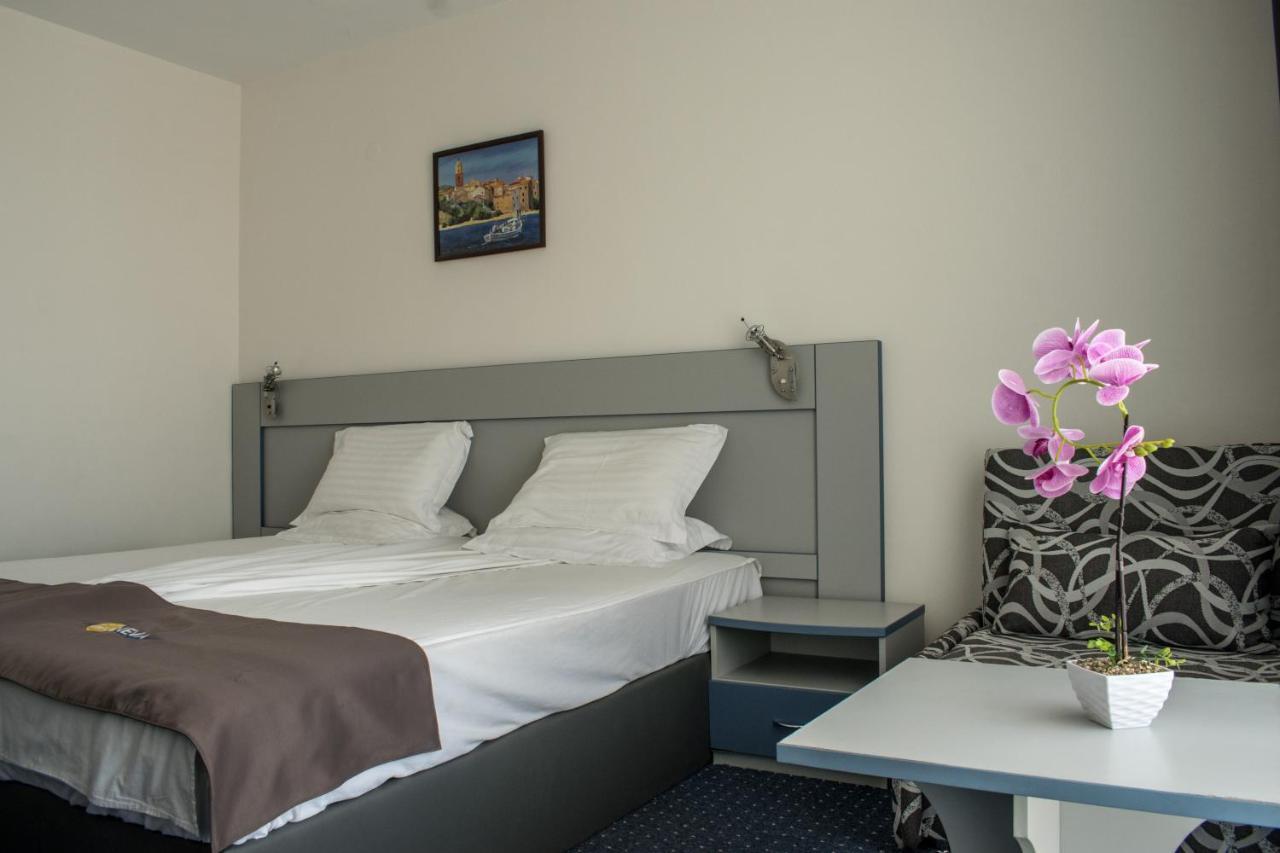 Sineva Park Hotel Sveti Vlas Buitenkant foto